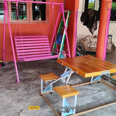 Homestay D' Tengah Bandar Kuala Rompin Exteriör bild