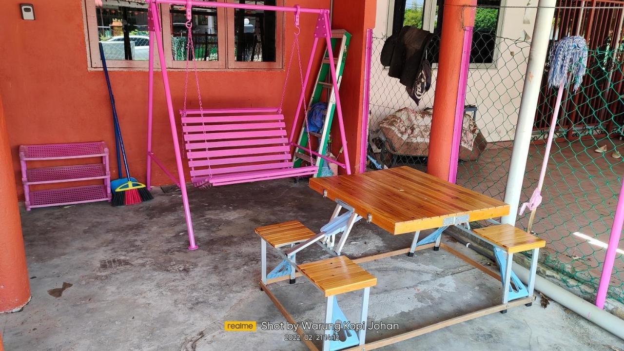 Homestay D' Tengah Bandar Kuala Rompin Exteriör bild