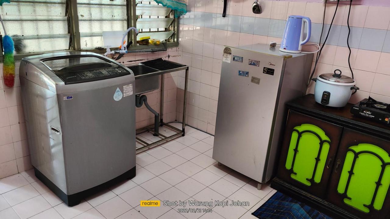 Homestay D' Tengah Bandar Kuala Rompin Exteriör bild