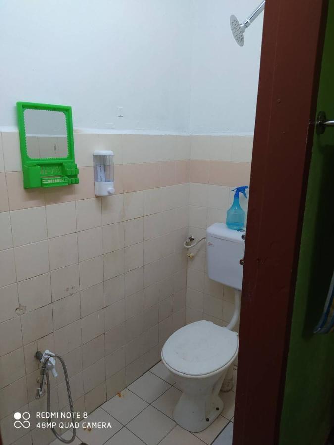 Homestay D' Tengah Bandar Kuala Rompin Exteriör bild